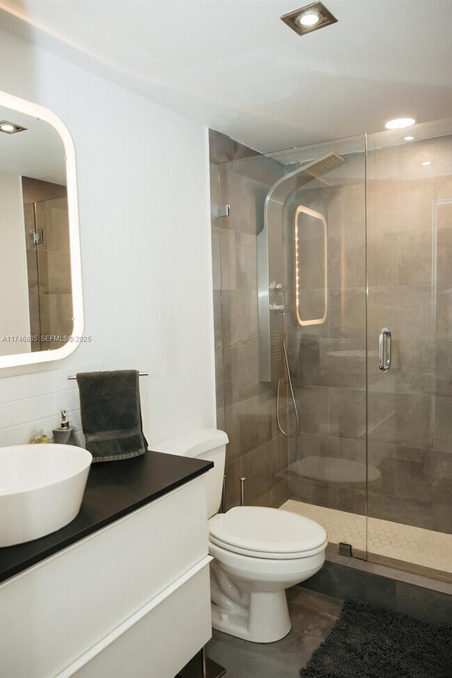 Building Photo - 3725 S Ocean Dr