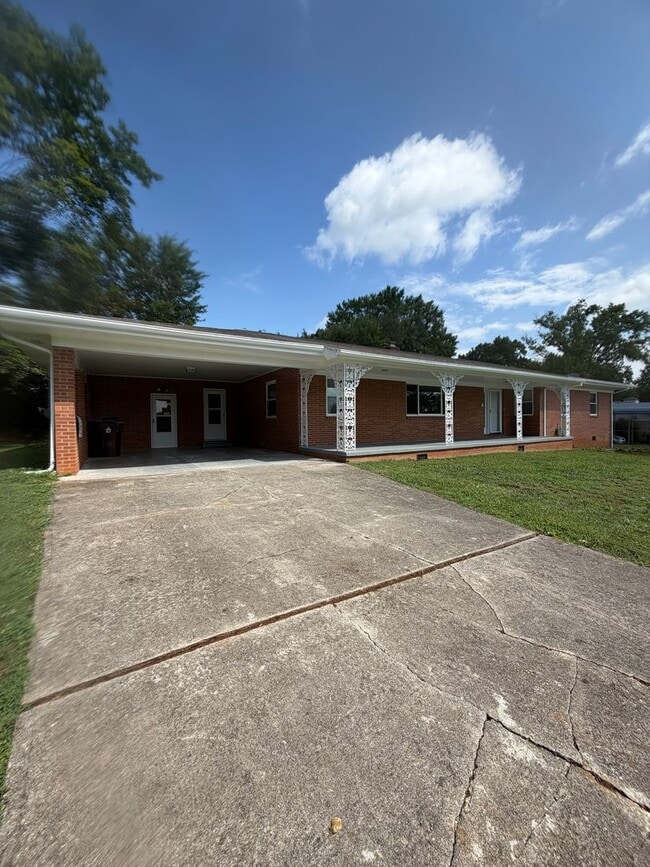 Building Photo - 942 Margaret Dr