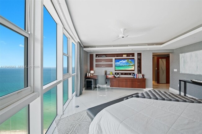 Building Photo - 18201 Collins Ave