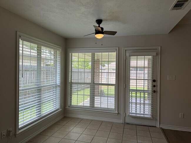 Building Photo - 225 Karten Ln