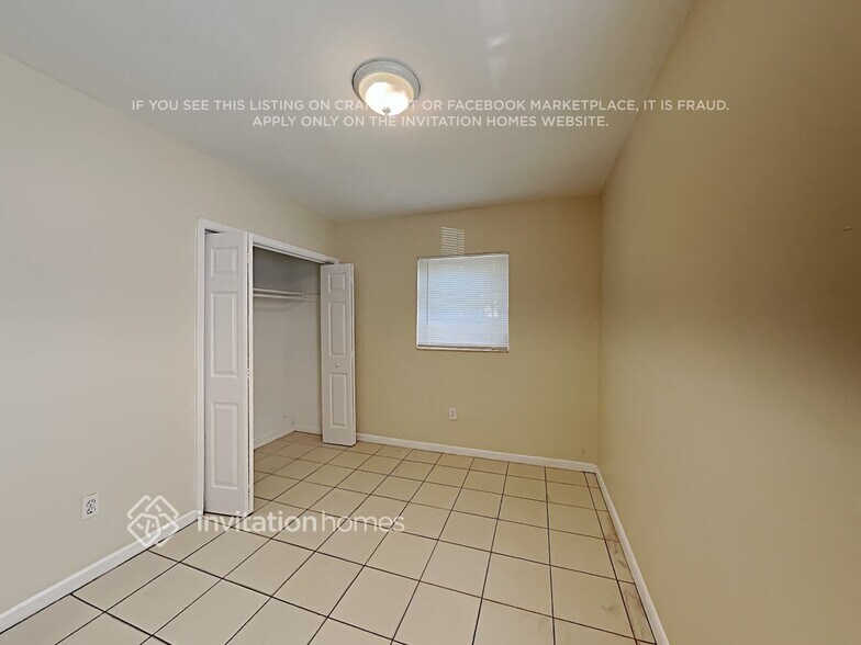 Building Photo - 231 NE 169th St