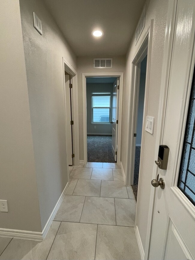 Building Photo - 7905 Schades Way