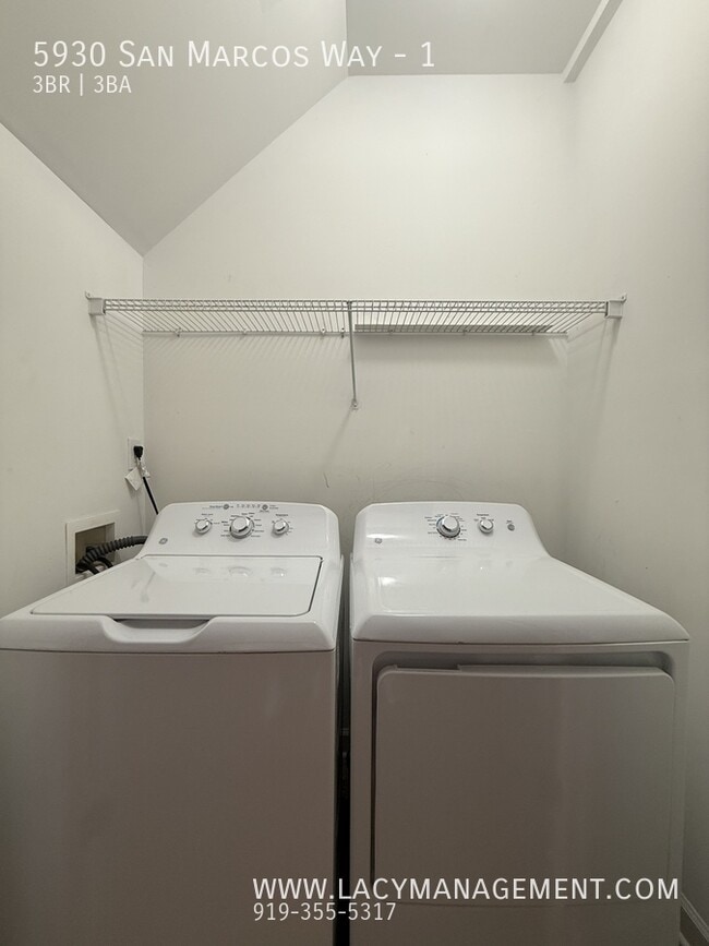 Building Photo - 5930 San Marcos Way