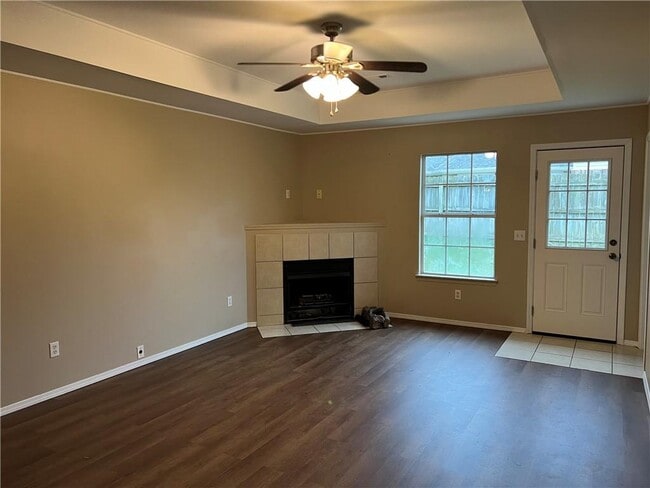 Building Photo - 2408 Chanel St