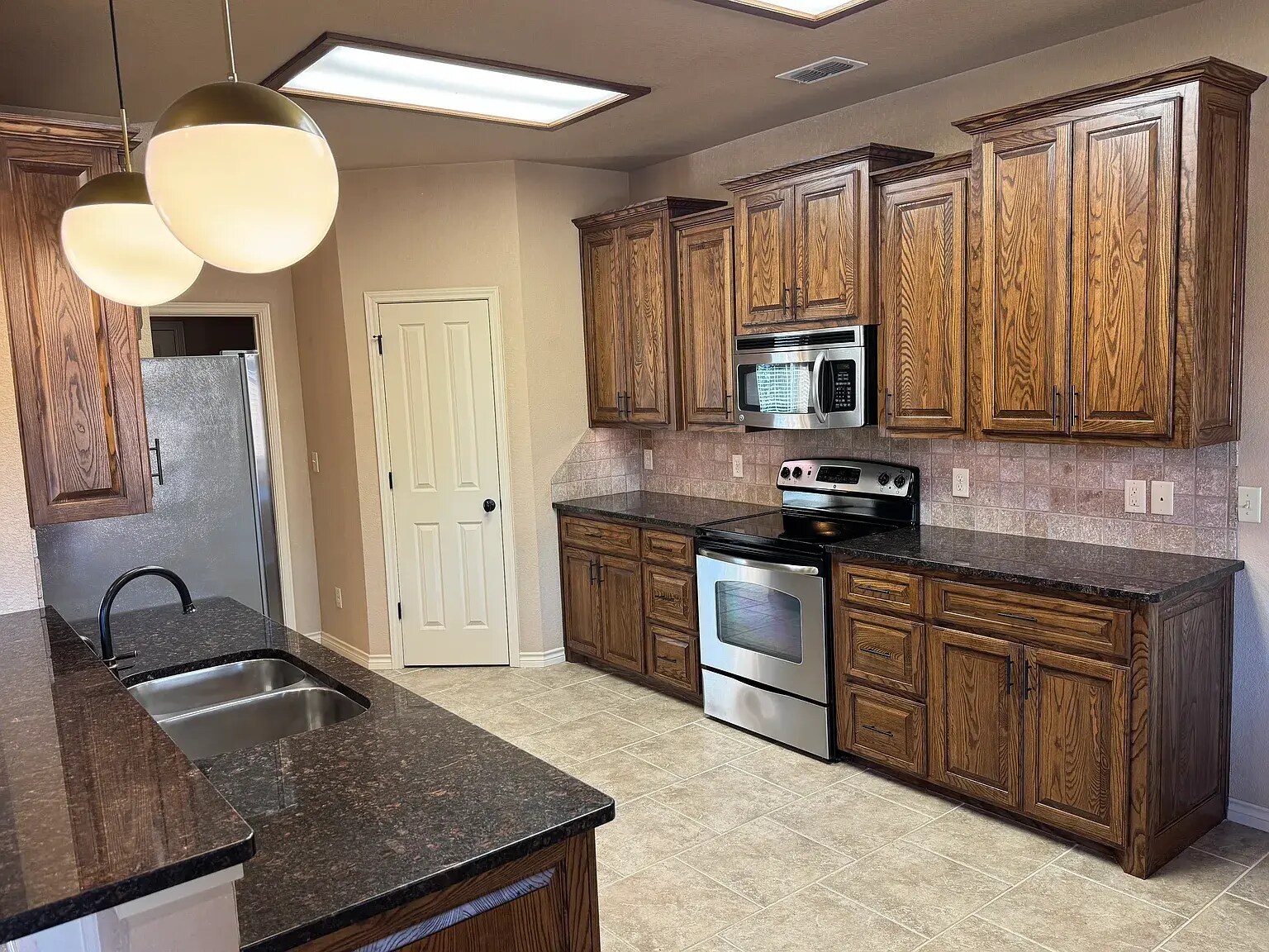Building Photo - 610 Benelli Dr