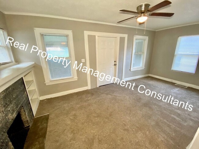 Building Photo - Charm and Space in 3 Bedroom Home