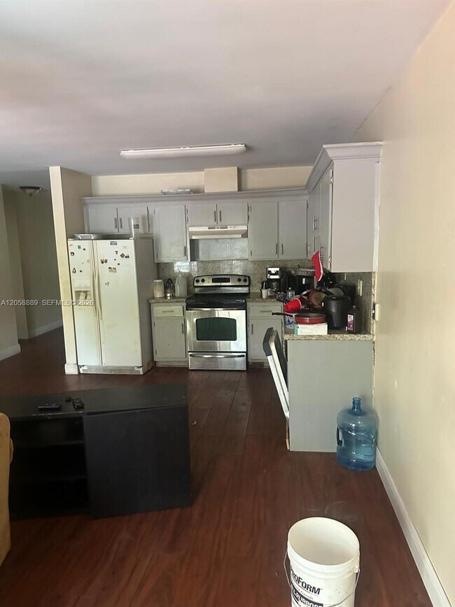 Building Photo - 4084 Coral Springs Dr