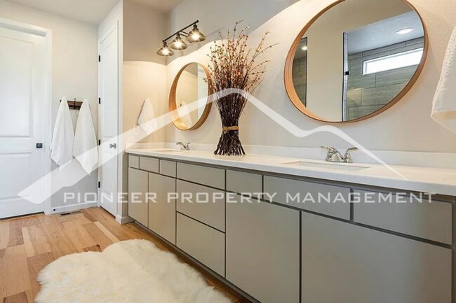 Building Photo - Stylish Main-Level Living with Finished Ba...