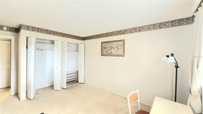 Building Photo - 11485 Oakhurst Rd