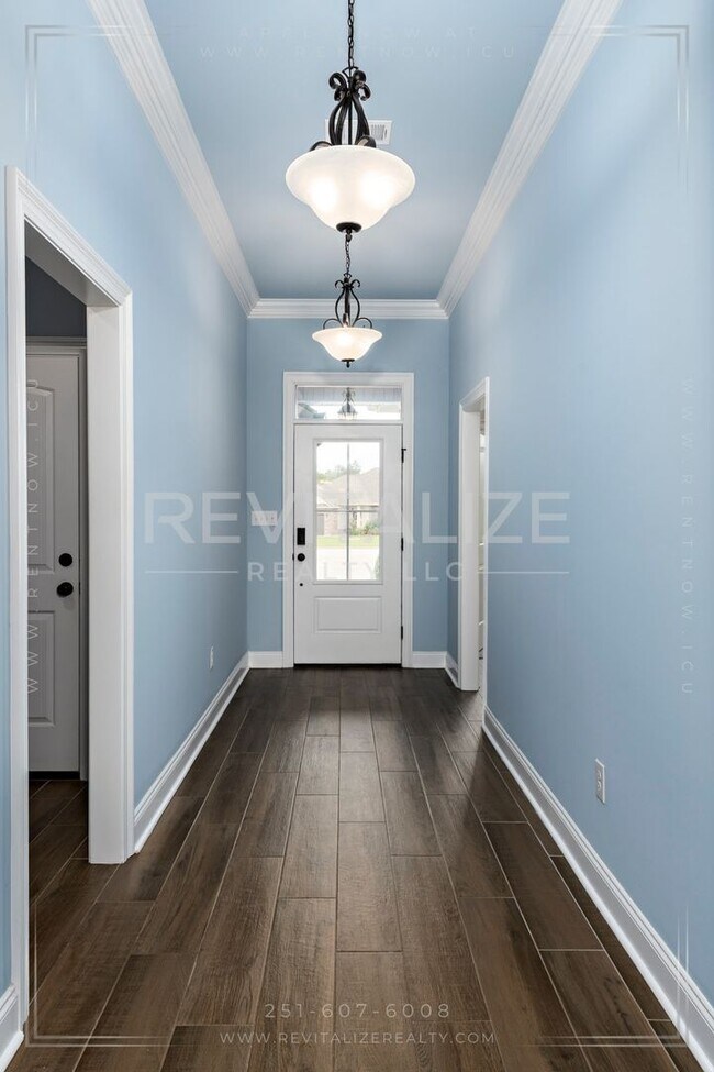 Building Photo - Stunning Luxury Home in Silverhill with Huge Diamond Shaped Backyard!