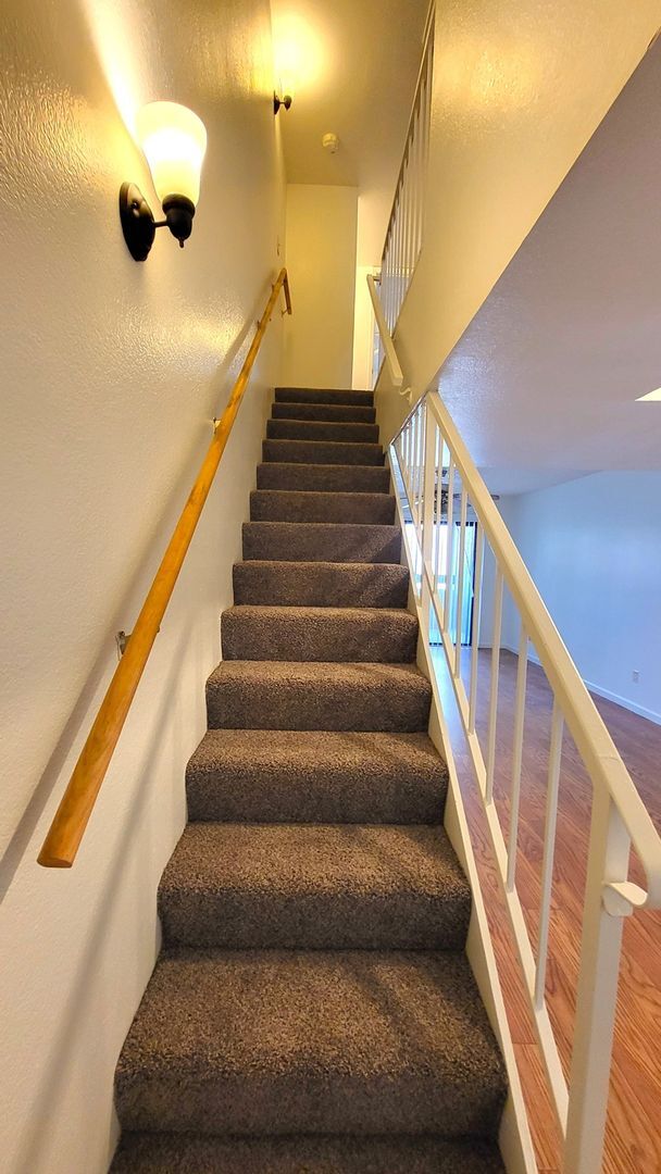 Building Photo - TEMPE TOWNHOME AVAILABLE IN GATED COMMUNIT...