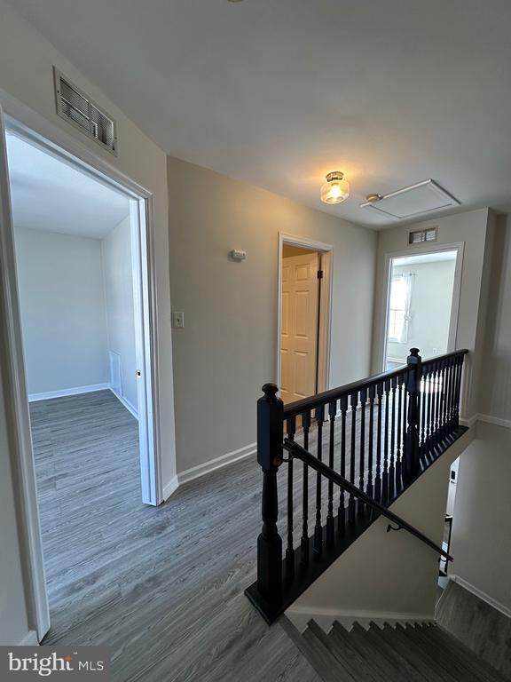 Building Photo - 650 Corsica Ave