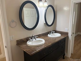 Building Photo - 107 E Avenida San Antonio