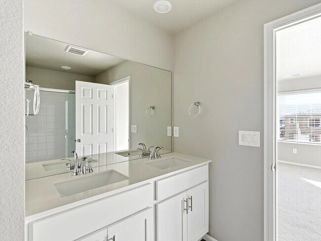 Building Photo - New 3 Bedroom 3 Bath Home Available Now