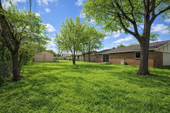 Building Photo - 130 Astoria Dr