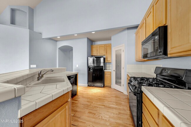 Building Photo - 6578 Aston Cir