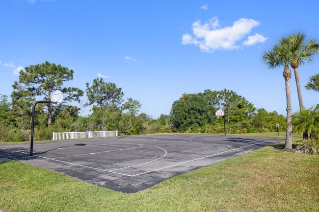 Building Photo - "Charming 3-Bedroom Retreat with Granite T...