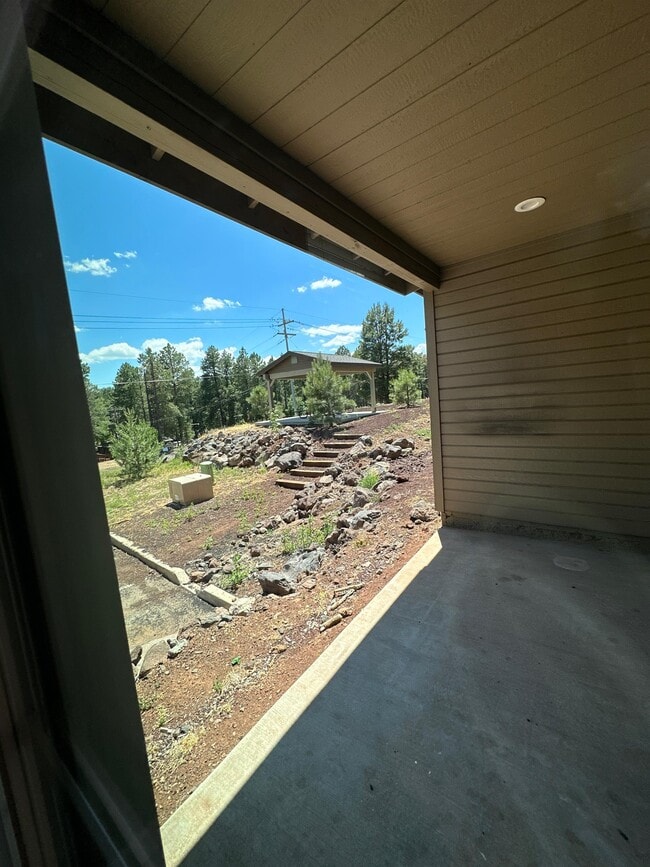 Building Photo - 2465 W Cripple Creek Dr