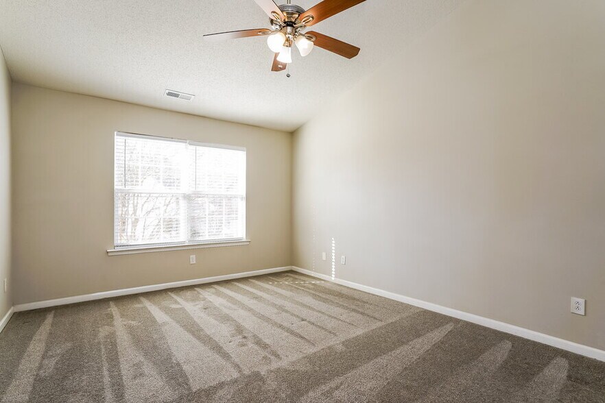 Building Photo - 4920 Alenja Ln