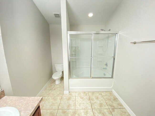 Building Photo - 6610 S Goldenrod Rd