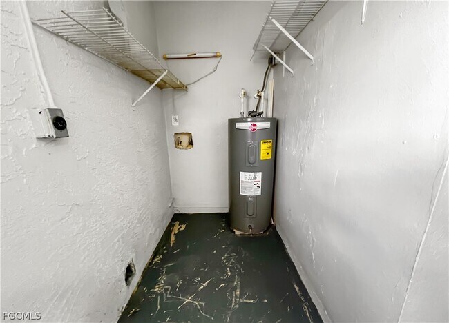 Building Photo - 2704 Owen Ave S