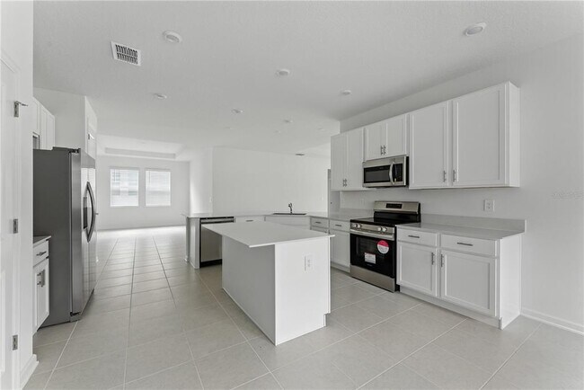 Building Photo - 2035 Rider Rain Ln
