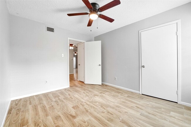 Building Photo - 2800 Jeanetta St