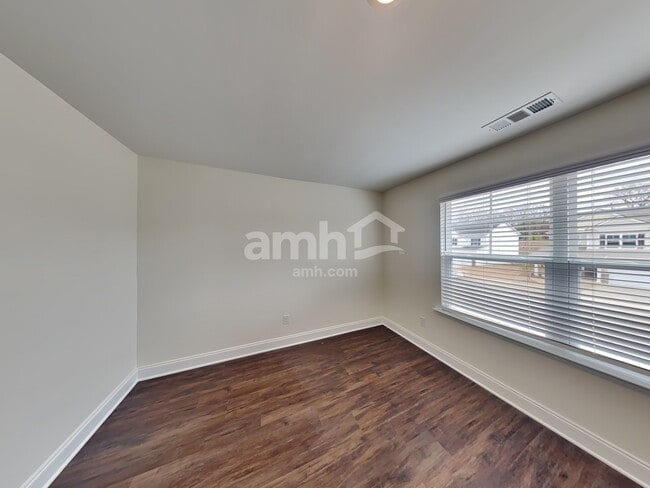 Building Photo - 2105 Williamshire Lane