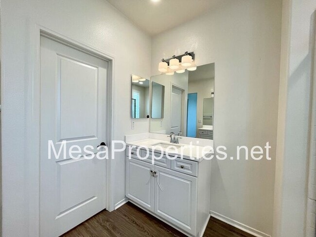Building Photo - 3230 E Yountville Dr