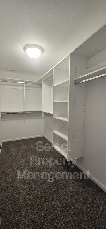Building Photo - 4802 Silverstone Psge