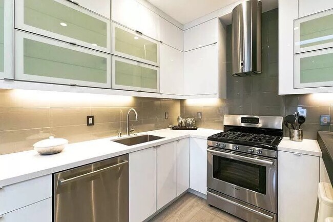 Building Photo - 2874 Harrison-A