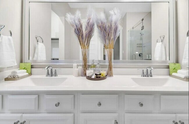 Building Photo - 703 Strawberry Pines Ct