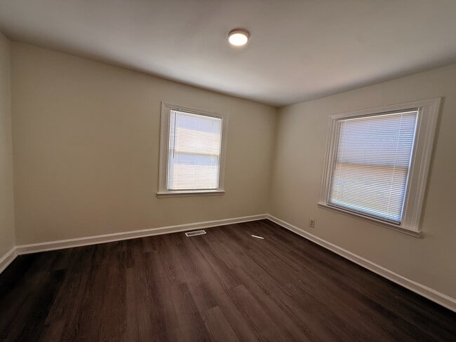 Building Photo - 2900 Lawndale Dr