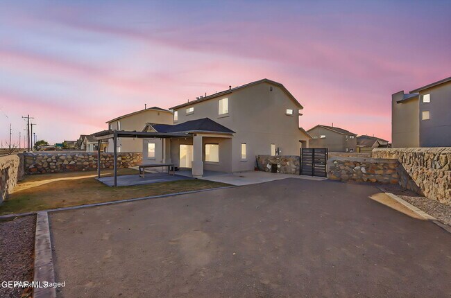 Building Photo - 3328 David Palacio Dr