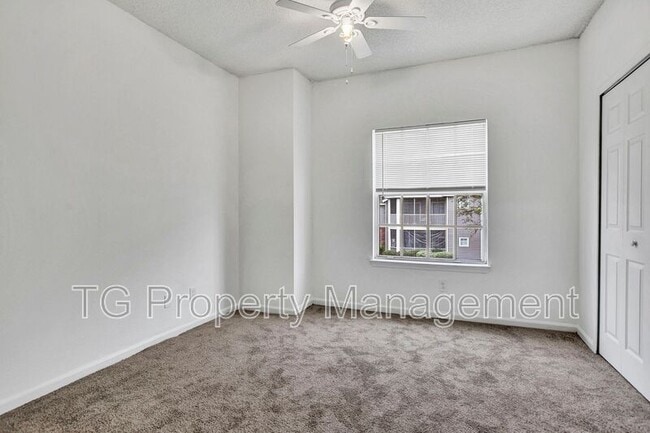 Building Photo - 10000 Gate Pkwy N