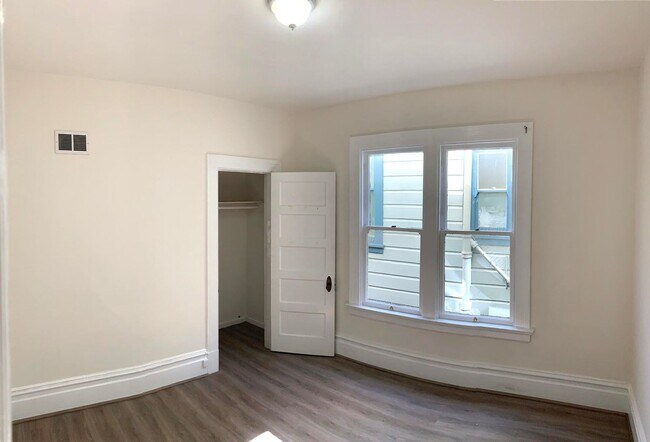 Building Photo - 756-758-758 8th Ave