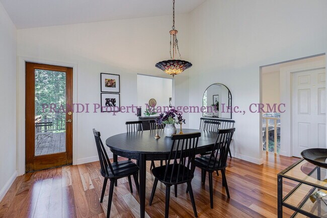Building Photo - Woodacre Retreat Like Home with Views and ...