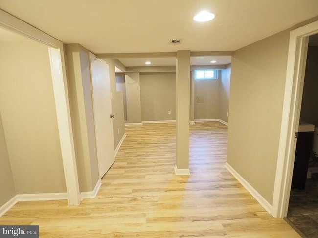 Building Photo - 7065 Eastbrook Ave