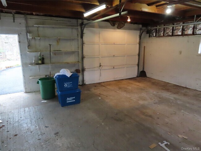 Building Photo - 3 Birch St