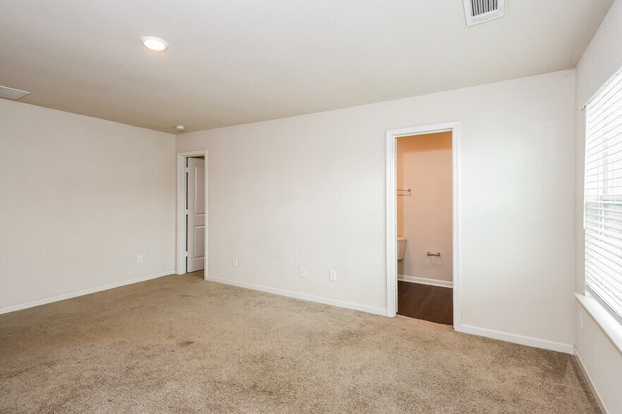 Building Photo - 128 Brook Dr