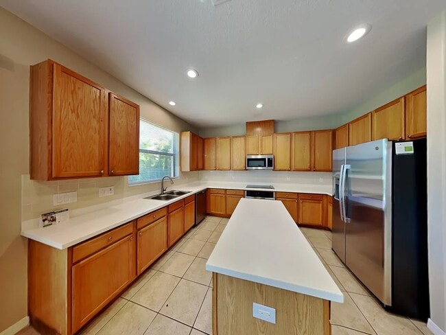 Building Photo - 20352 Chestnut Grove Dr