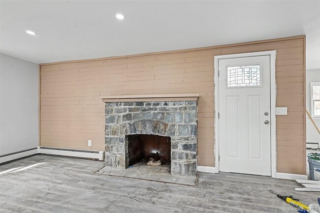 Building Photo - 8093 US-209