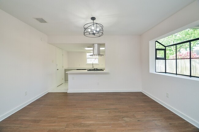 Building Photo - 3722 Brier Gardens Dr