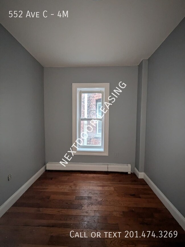 Building Photo - 552 Avenue C