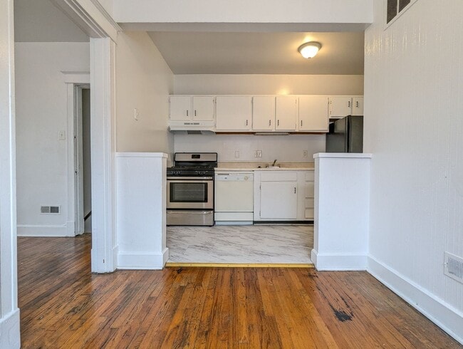 Building Photo - 2152-2154 Geyer