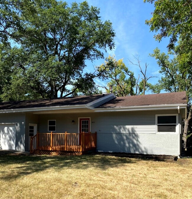 Primary Photo - Located in Norwalk IA Updated 4 Bedroom 1 ...