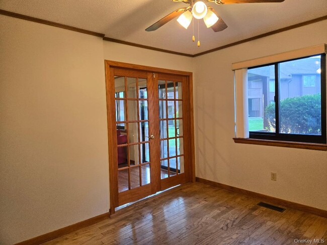 Building Photo - 731 Panorama Dr