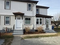 Building Photo - 863 Main St