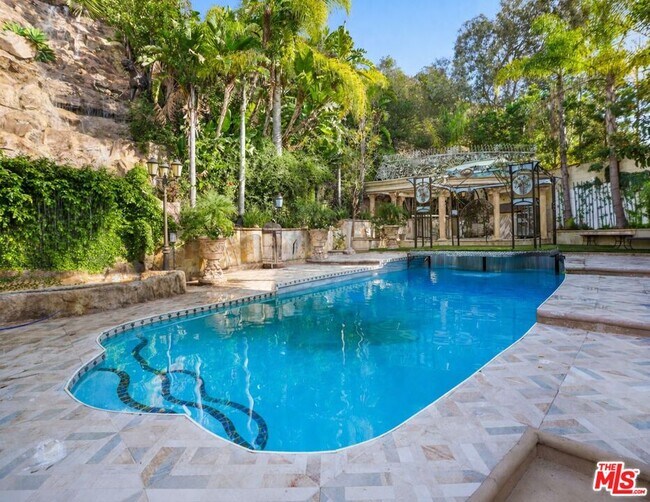 Building Photo - 2258 Gloaming Way