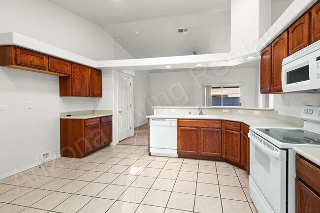 Building Photo - MOVE IN SPECIAL, $750 OFF FIRST MONTH